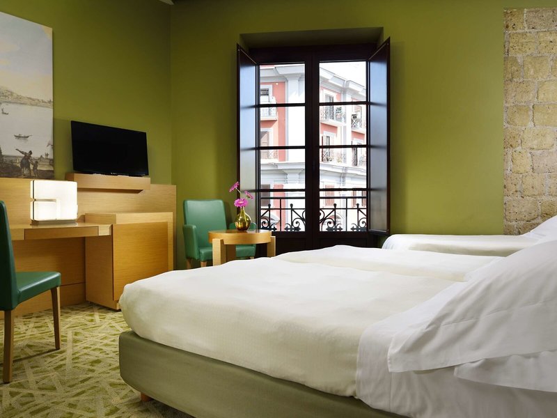 UNAHOTELS Napoli 24