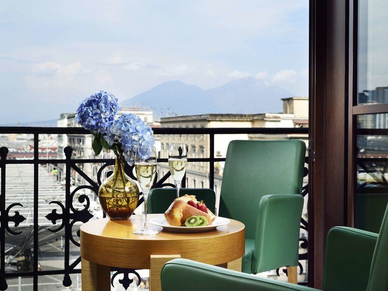 UNAHOTELS Napoli 37