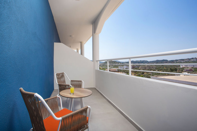 Mazoren Art Hotel 11