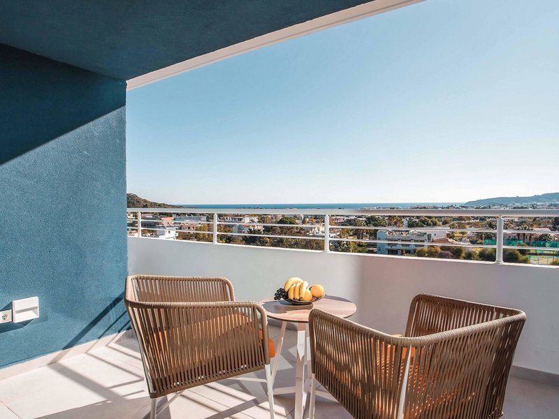 Mazoren Art Hotel 7 - Room Example