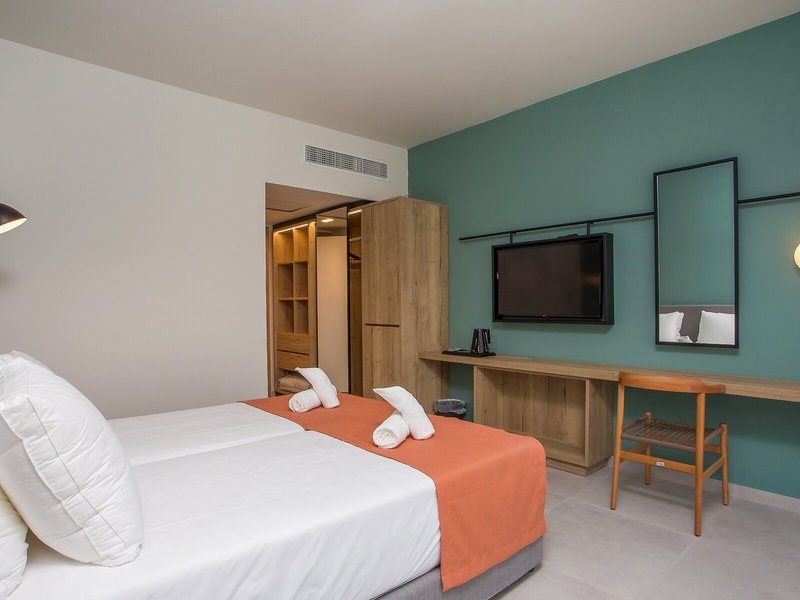 Mazoren Art Hotel 10 - Room Example