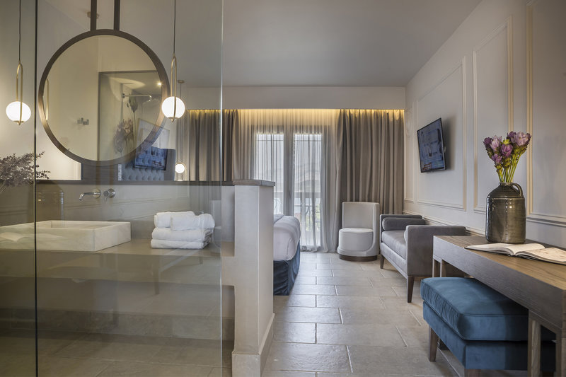 Thalassa 6