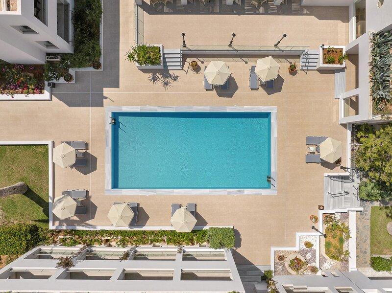 Creta Royal 33