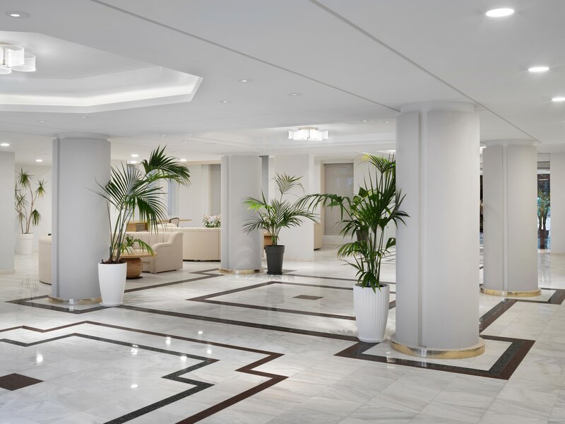 Creta Royal 56