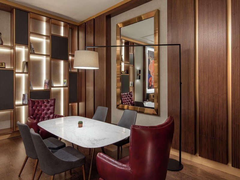 Hilton Istanbul Maslak 18