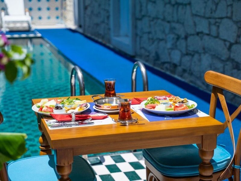 Dam Hotel Lara 13