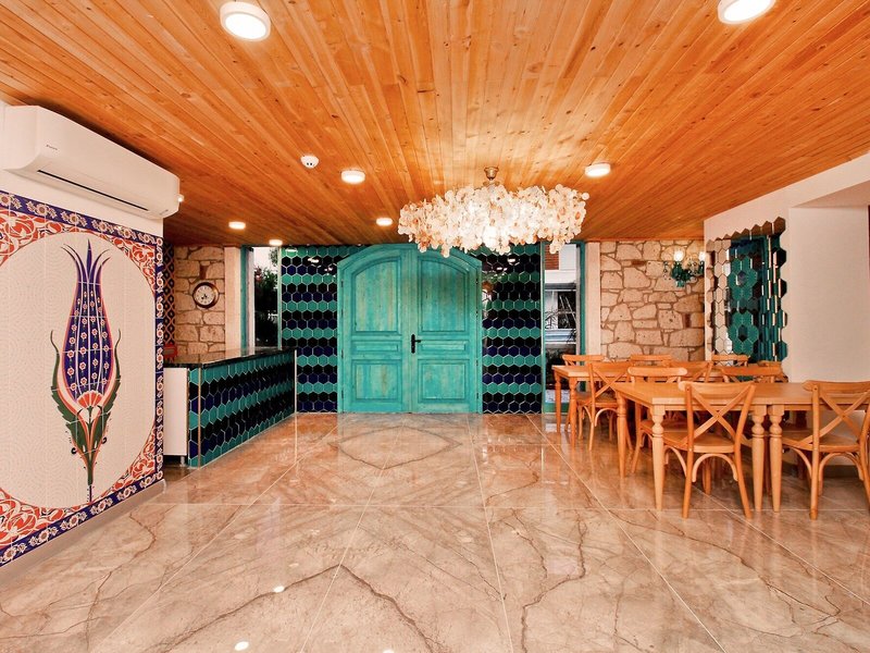 Dam Hotel Lara 14