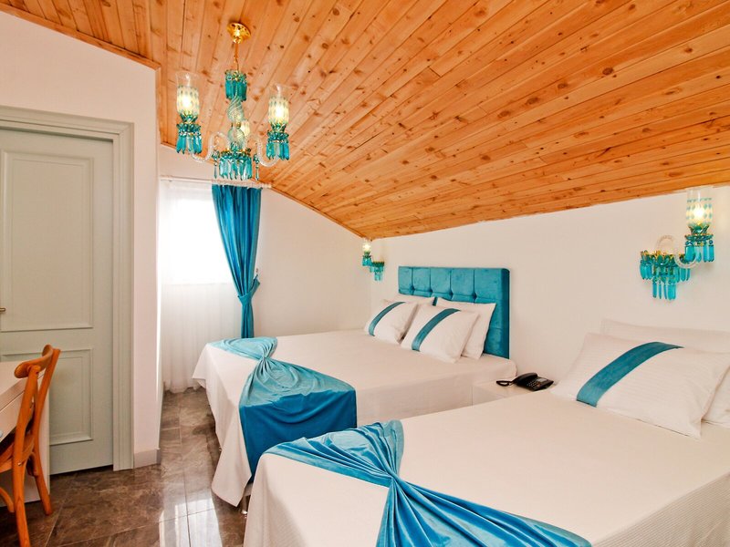 Dam Hotel Lara 23