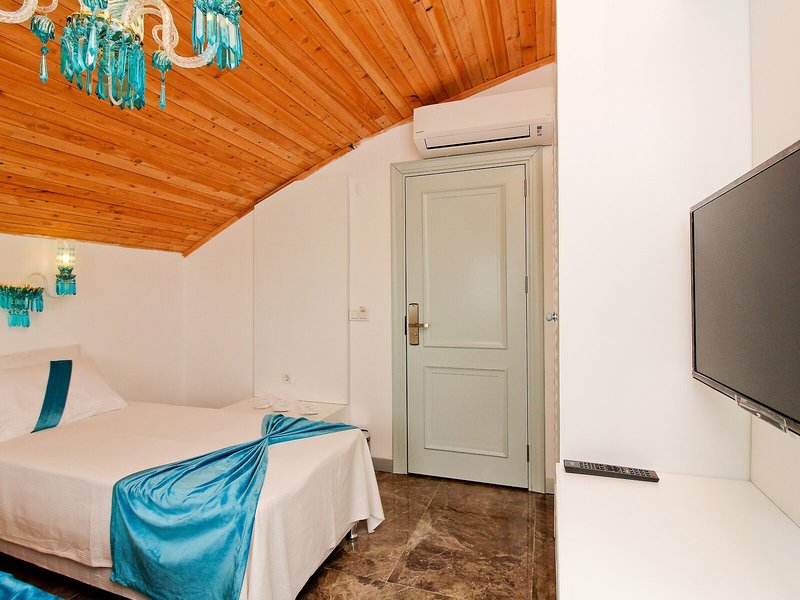 Dam Hotel Lara 24