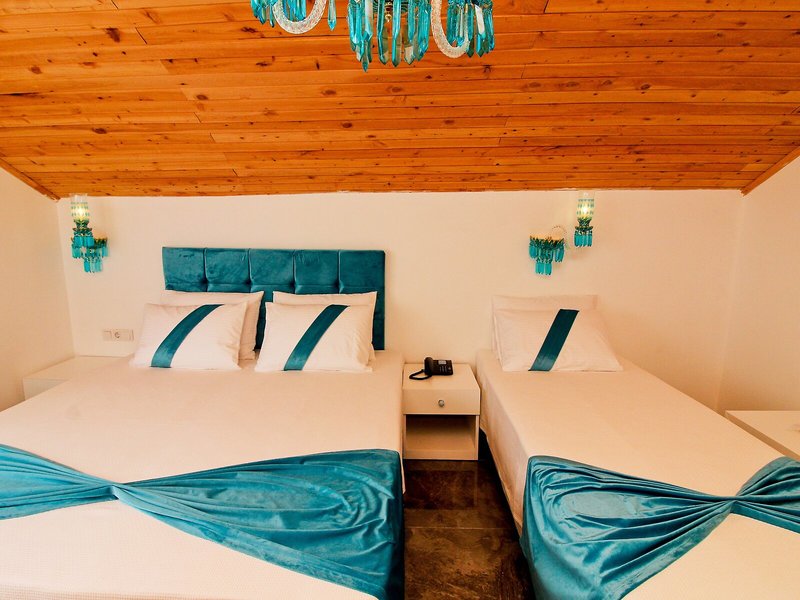 Dam Hotel Lara 28