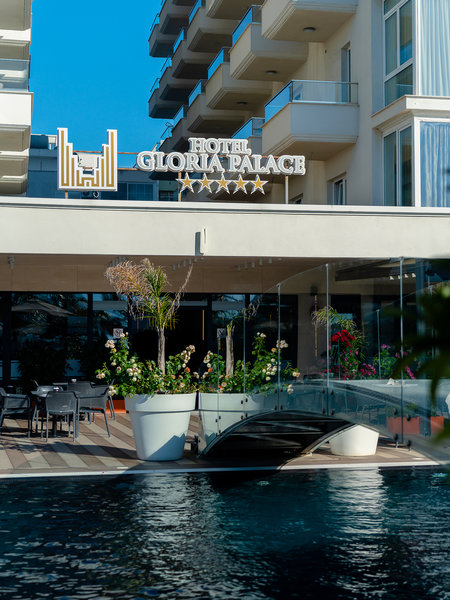 Gloria Palace 4