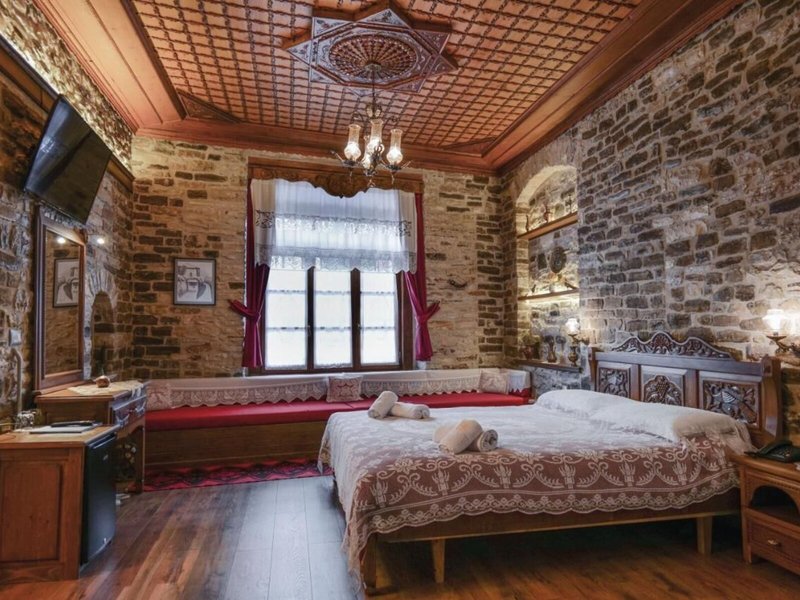 Hotel Bineri 12
