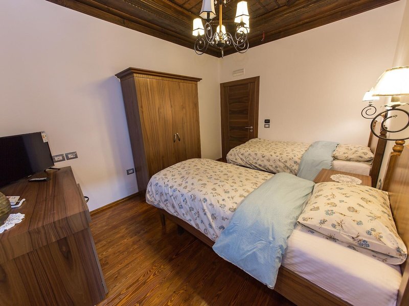 Hotel Onufri 18