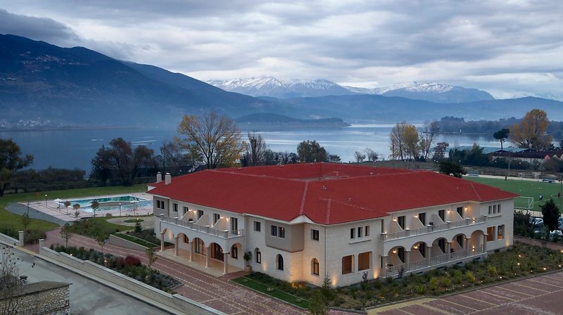 The Lake Hotel 1