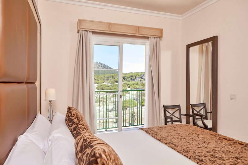 ZAFIRO Cala Mesquida 45