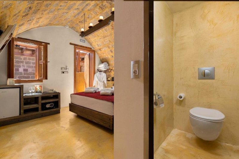 10Gr Boutique Hotel & Wine Bar 9
