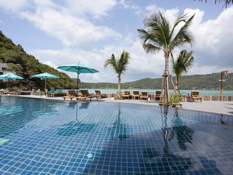 Phi Phi CoCo Beach Resort 20