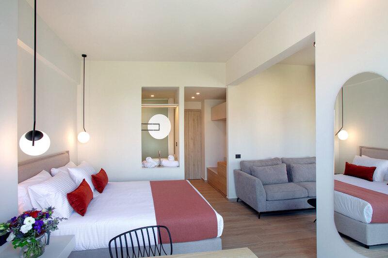 The City Hotel & Suites 6