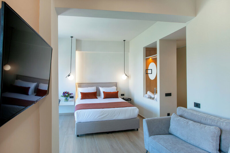 The City Hotel & Suites 7