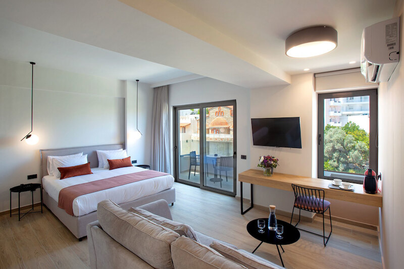 The City Hotel & Suites 9