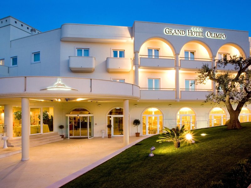 Grand Hotel Olimpo  1