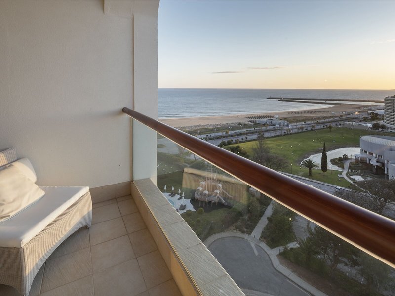 Crowne Plaza 2