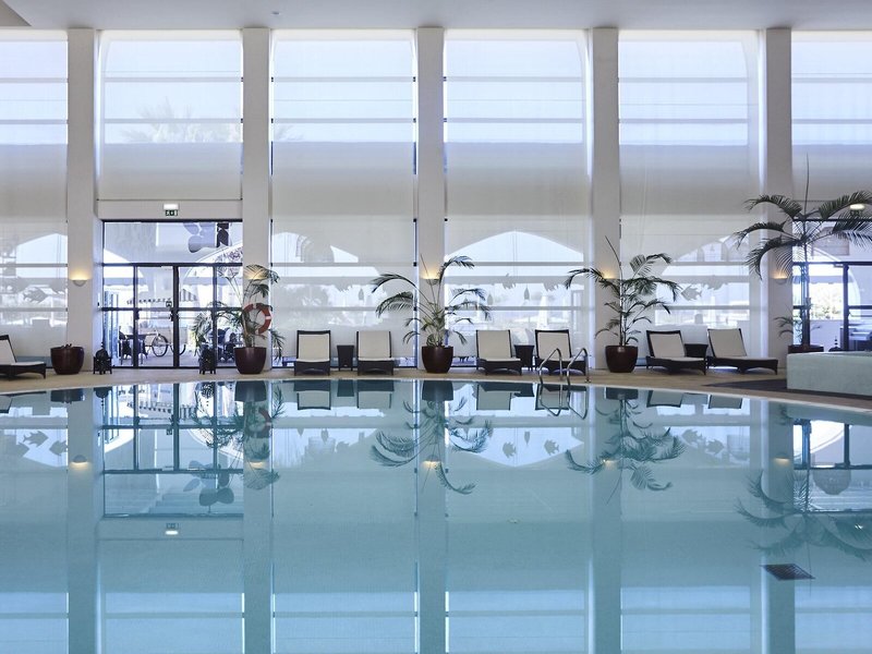 Crowne Plaza 18