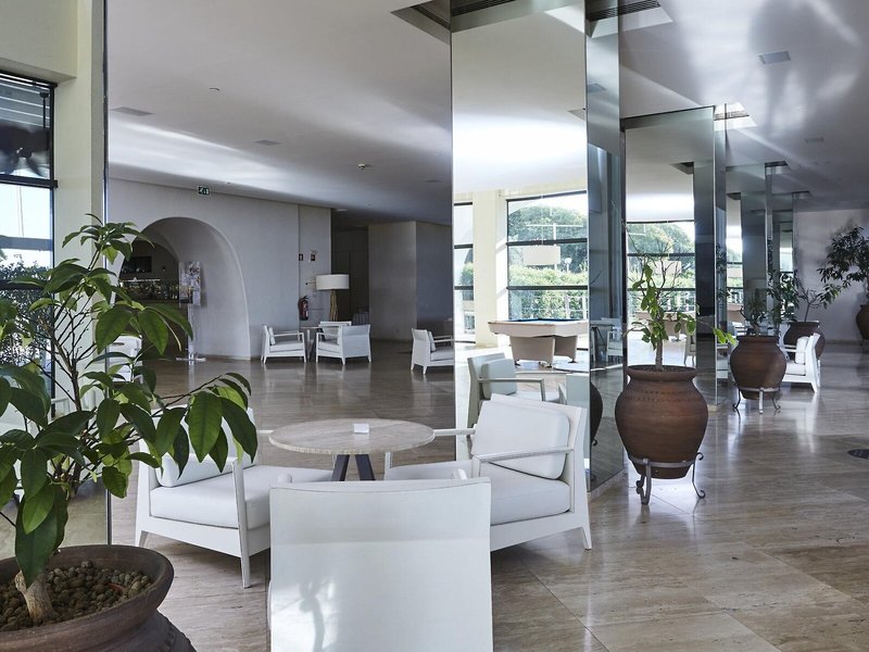 Crowne Plaza 24