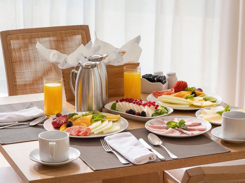 Crowne Plaza 35