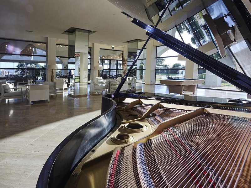 Crowne Plaza 42