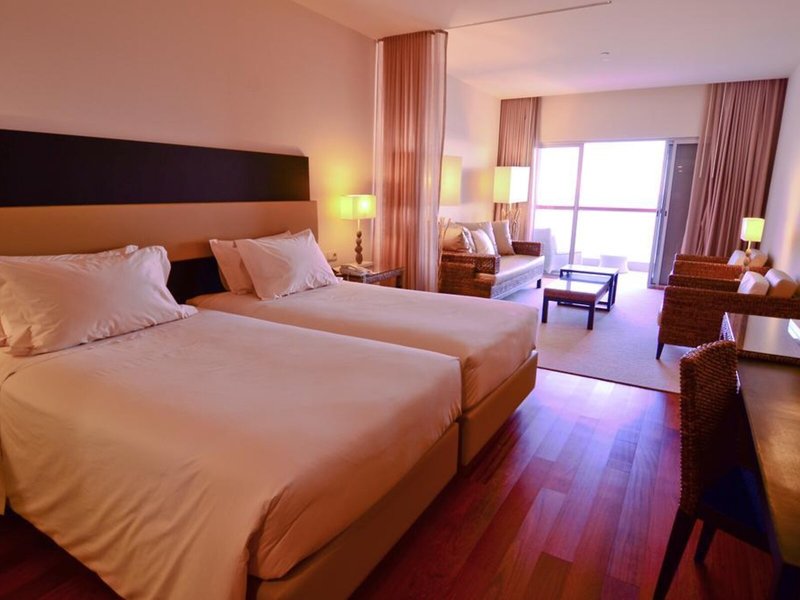 Crowne Plaza 47