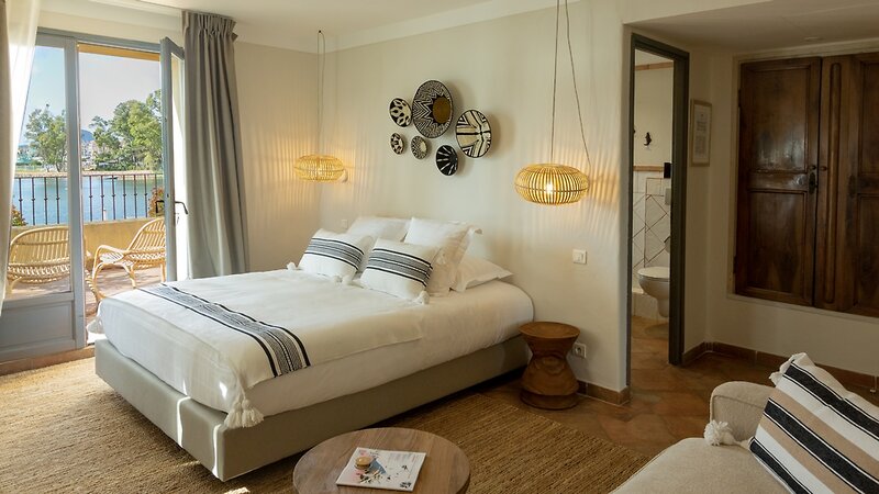 Hôtel Casa Santini x Roc Seven 4 - Room Example