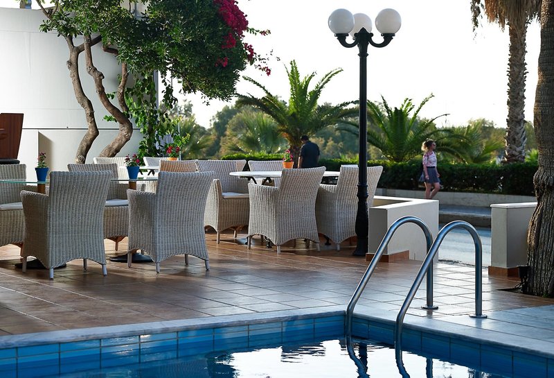 Kriti Beach Hotel 8