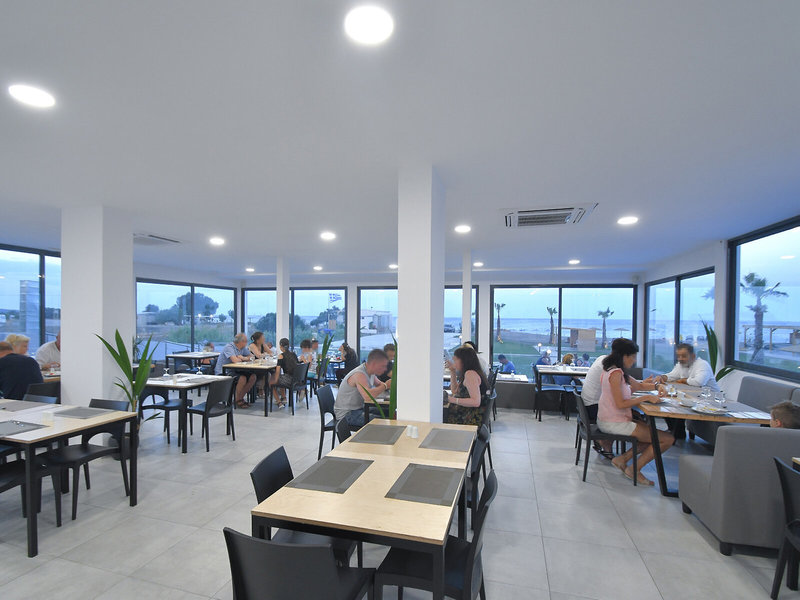 Evita Bay Hotel 13