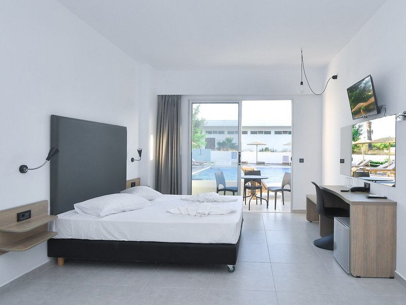 Evita Bay Hotel 25