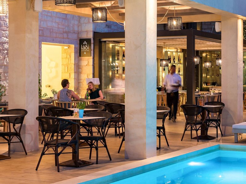 Airis Boutique & Suites 16