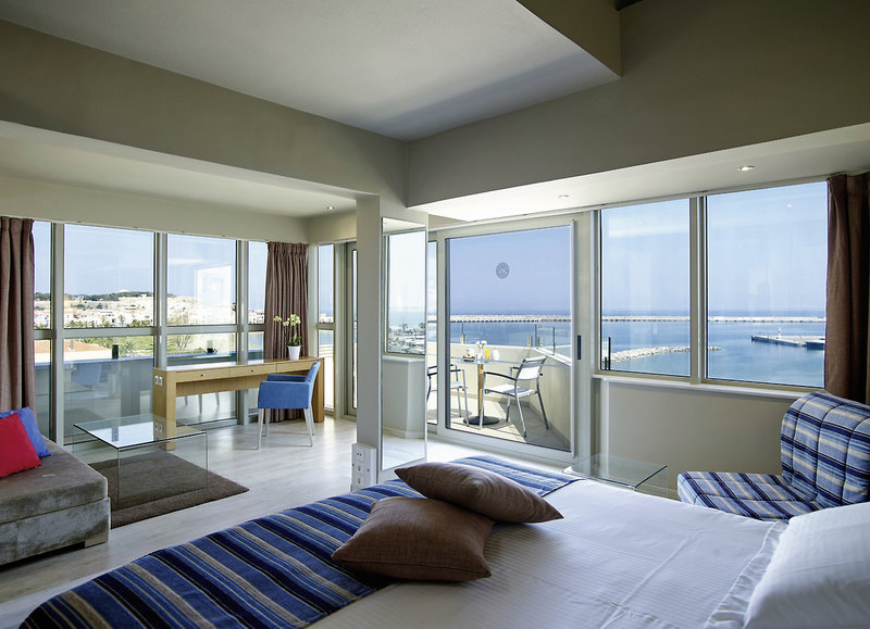 Kyma Suites Beach Hotel 17