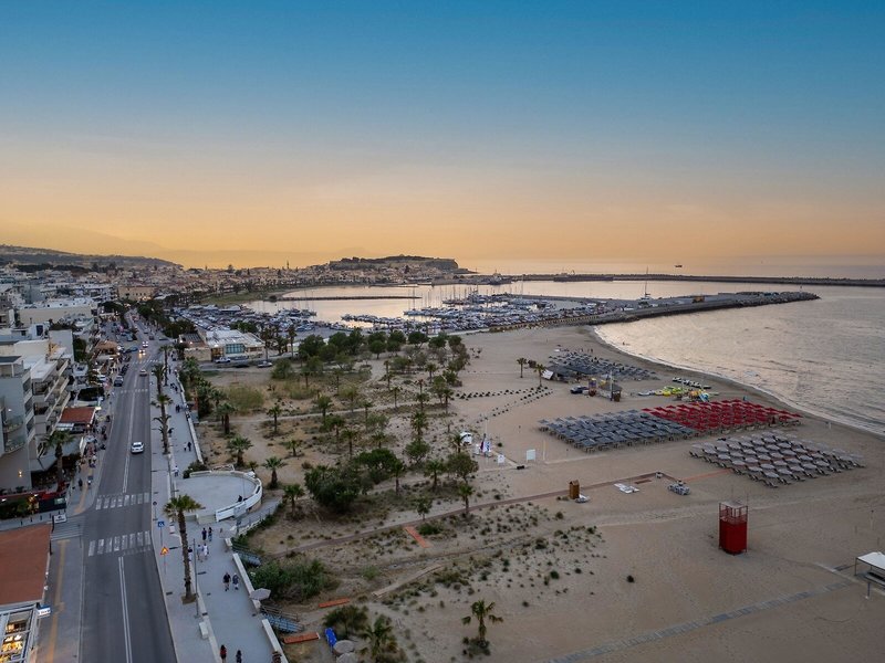 Kyma Suites Beach Hotel 15 - Beach