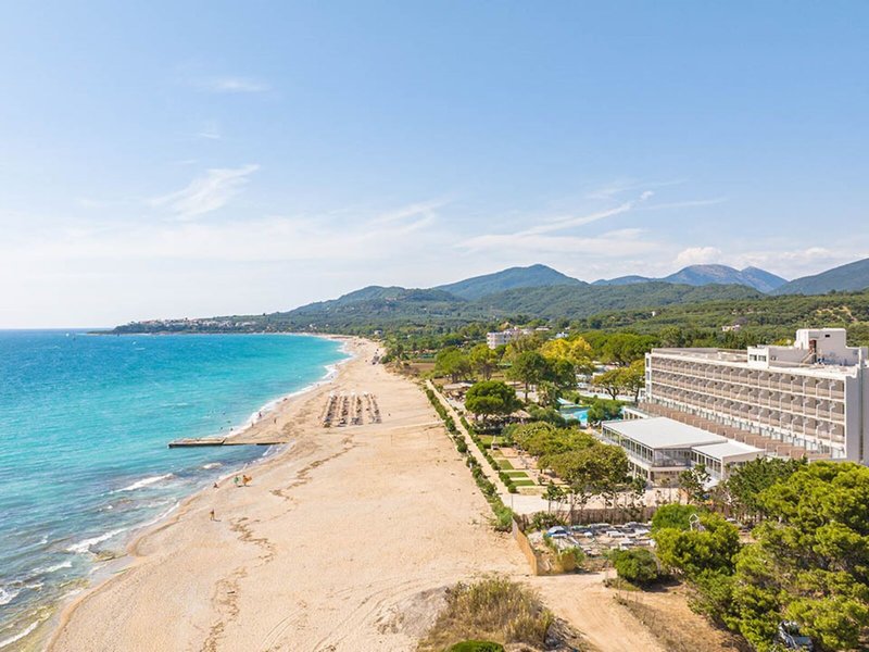 Ninos Grand Beach Resort 9