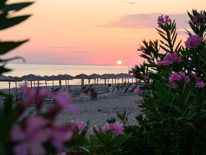 Ninos Grand Beach Resort 13