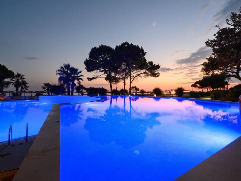 Ninos Grand Beach Resort 15