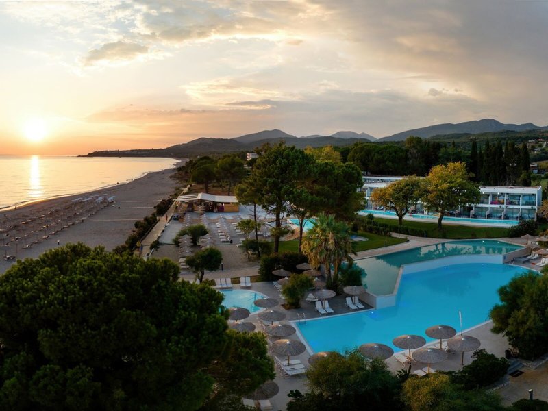 Ninos Grand Beach Resort 22