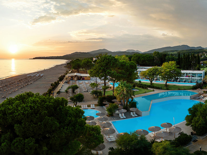 Ninos Grand Beach Resort 5