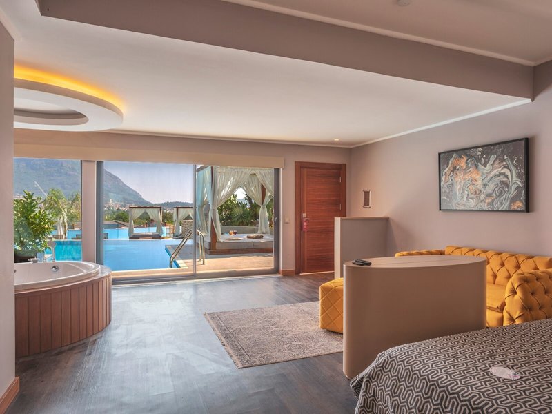 Orka Cove Hotel Penthouse & Suites 37