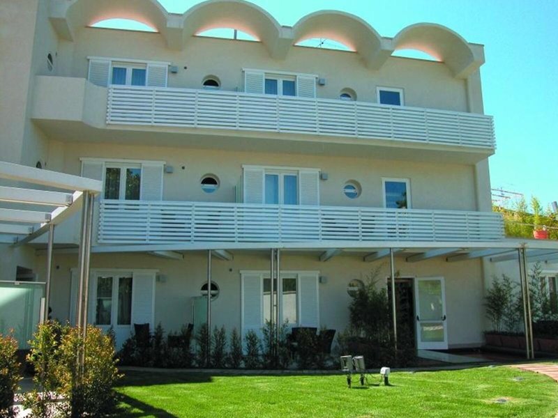 Marina 10 Boutique & Design Hotel 2