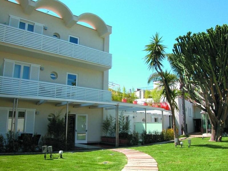 Marina 10 Boutique & Design Hotel 4