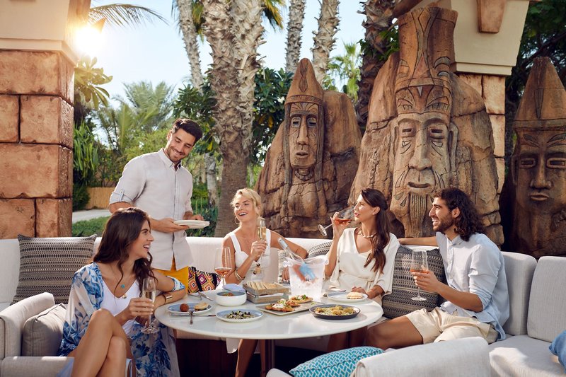 Atlantis - The Palm 9 - People