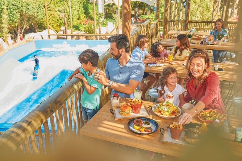 Atlantis - The Palm 23 - People