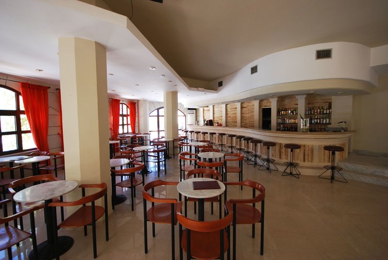 Macaris Suites & Spa 6