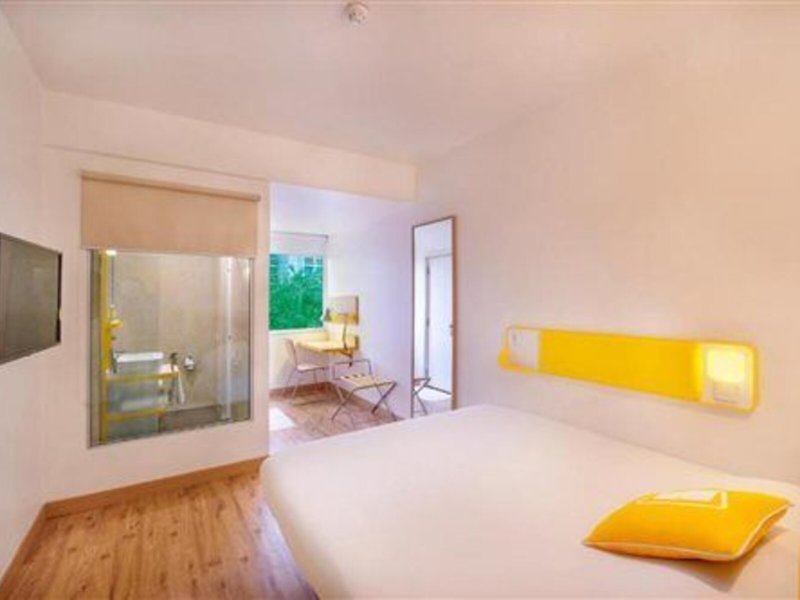 bloomrooms @ Janpath 11